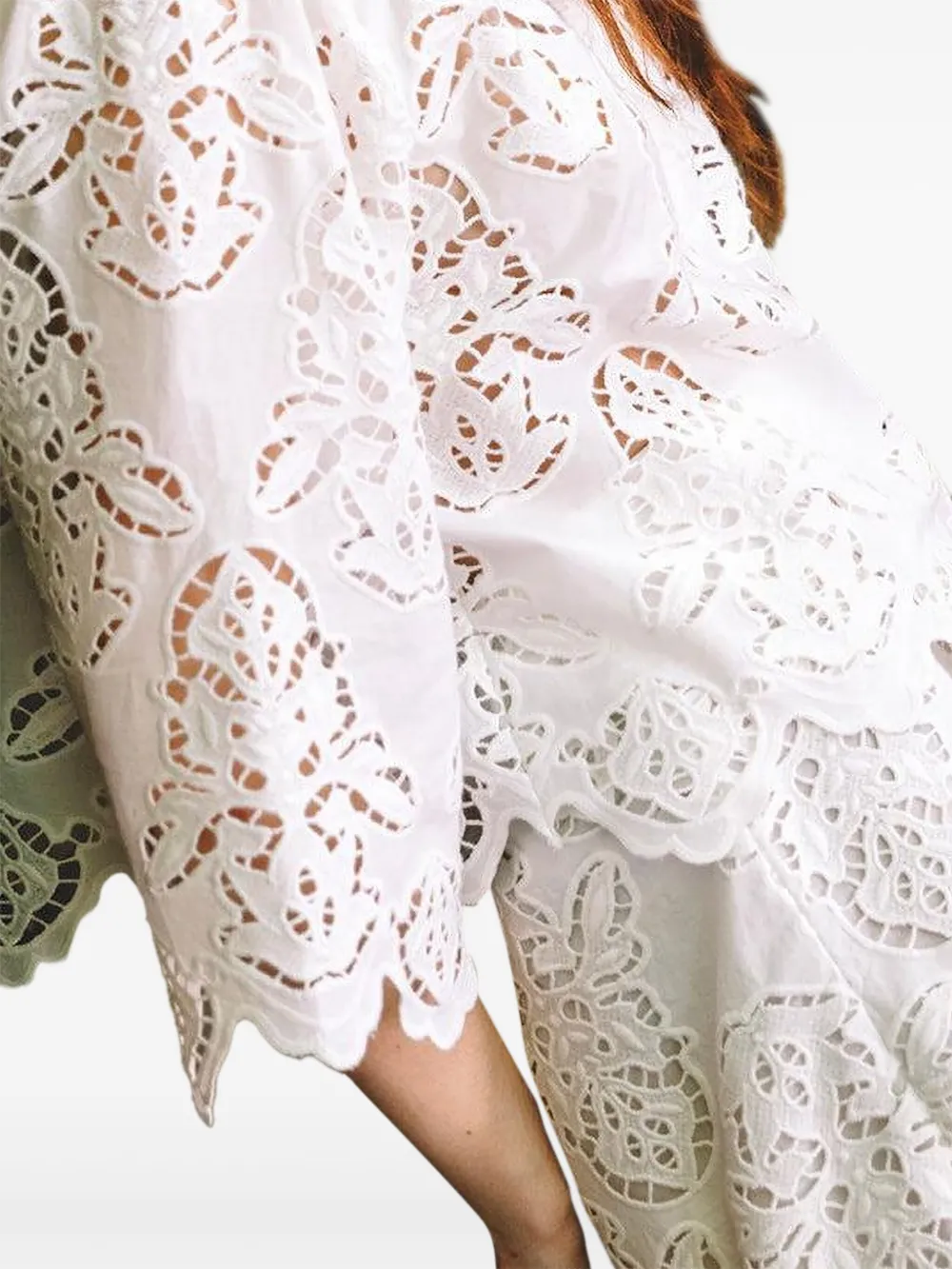 Cara Trish shorts met bloemenkant Wit