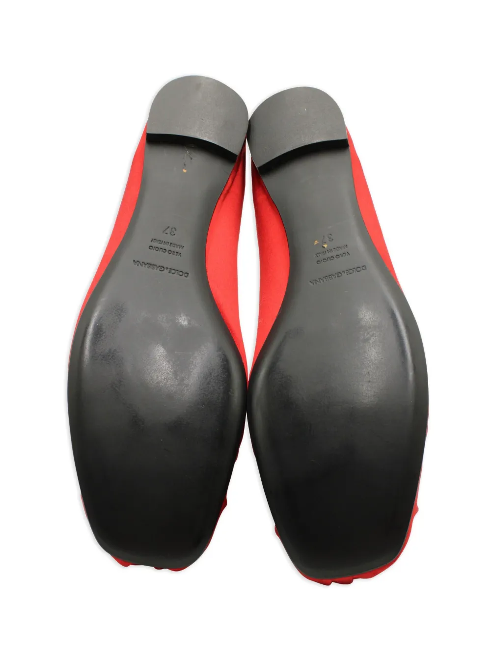 Pre-owned Dolce & Gabbana Satin Charm-embellished Ballet Flats In Red