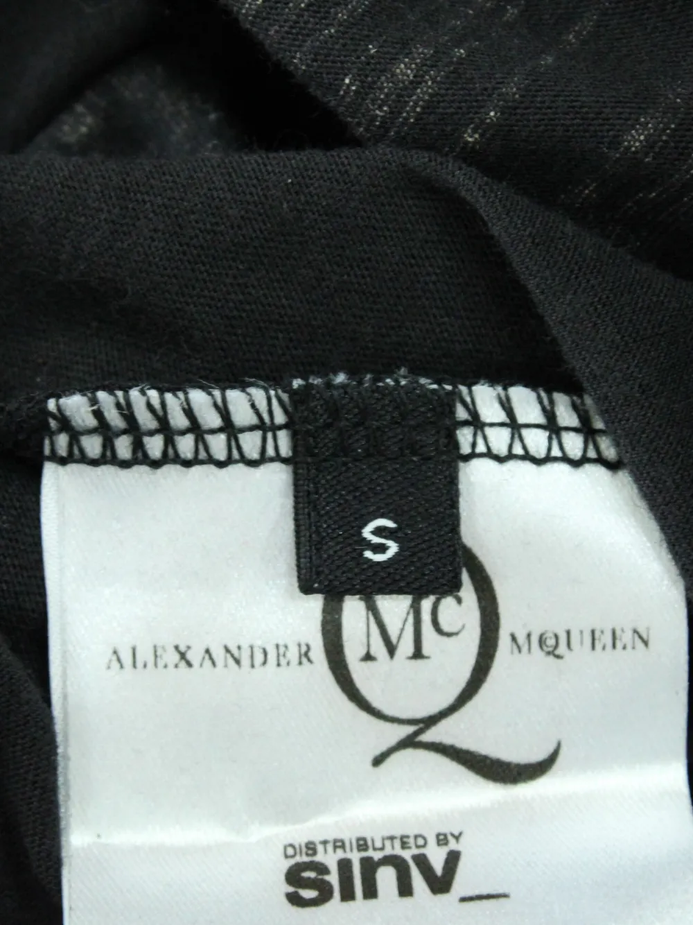 Pre-owned Alexander Mcqueen Rose-print T-shirt In Black