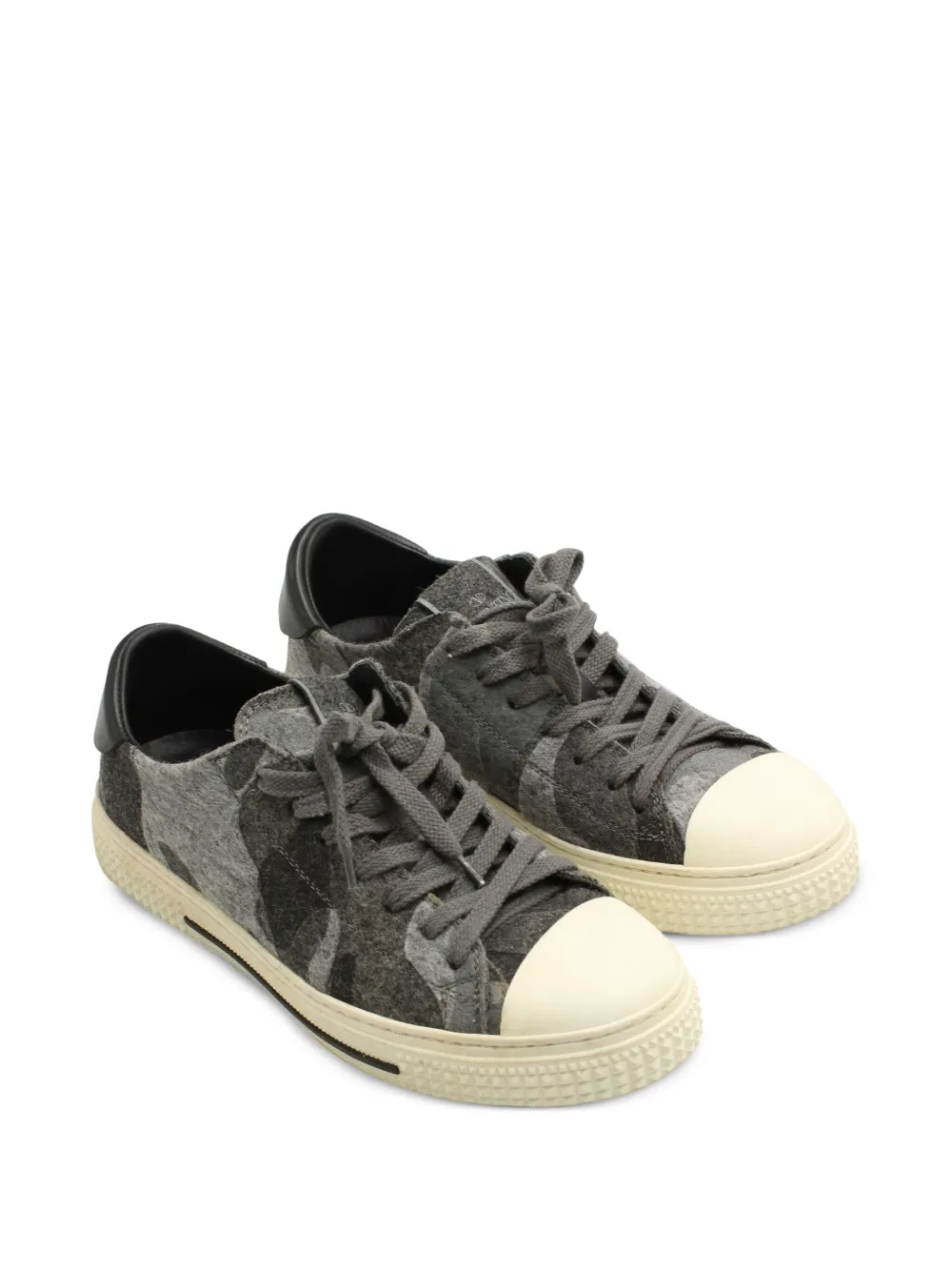 Valentino Garavani Pre-Owned camouflage-print cap-toe sneakers | Image 2