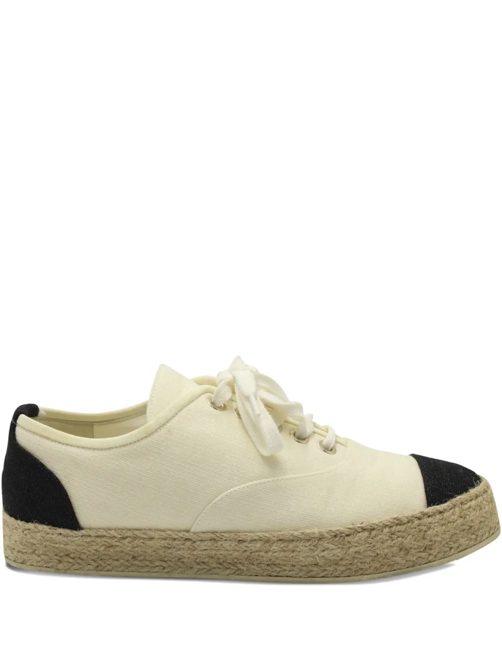 Pre-owned Chanel Riviera Cap-toe Jute-sole Sneakers In White