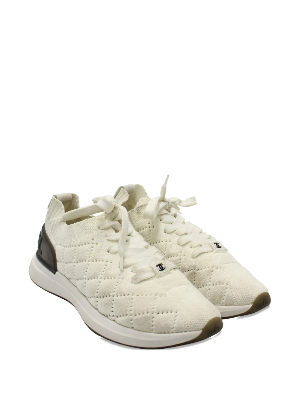 CHANEL Pre-Owned quilted low-top sneakers - Wit