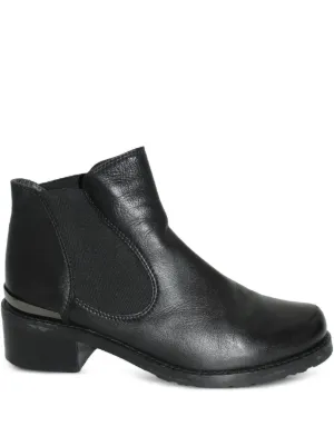 Page 2 | Stuart Weitzman（スチュワート・ワイツマン