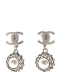 CHANEL Pre-Owned 2005 Silver Plated CC Pearl Dangle Clip On Earrings costume earrings
