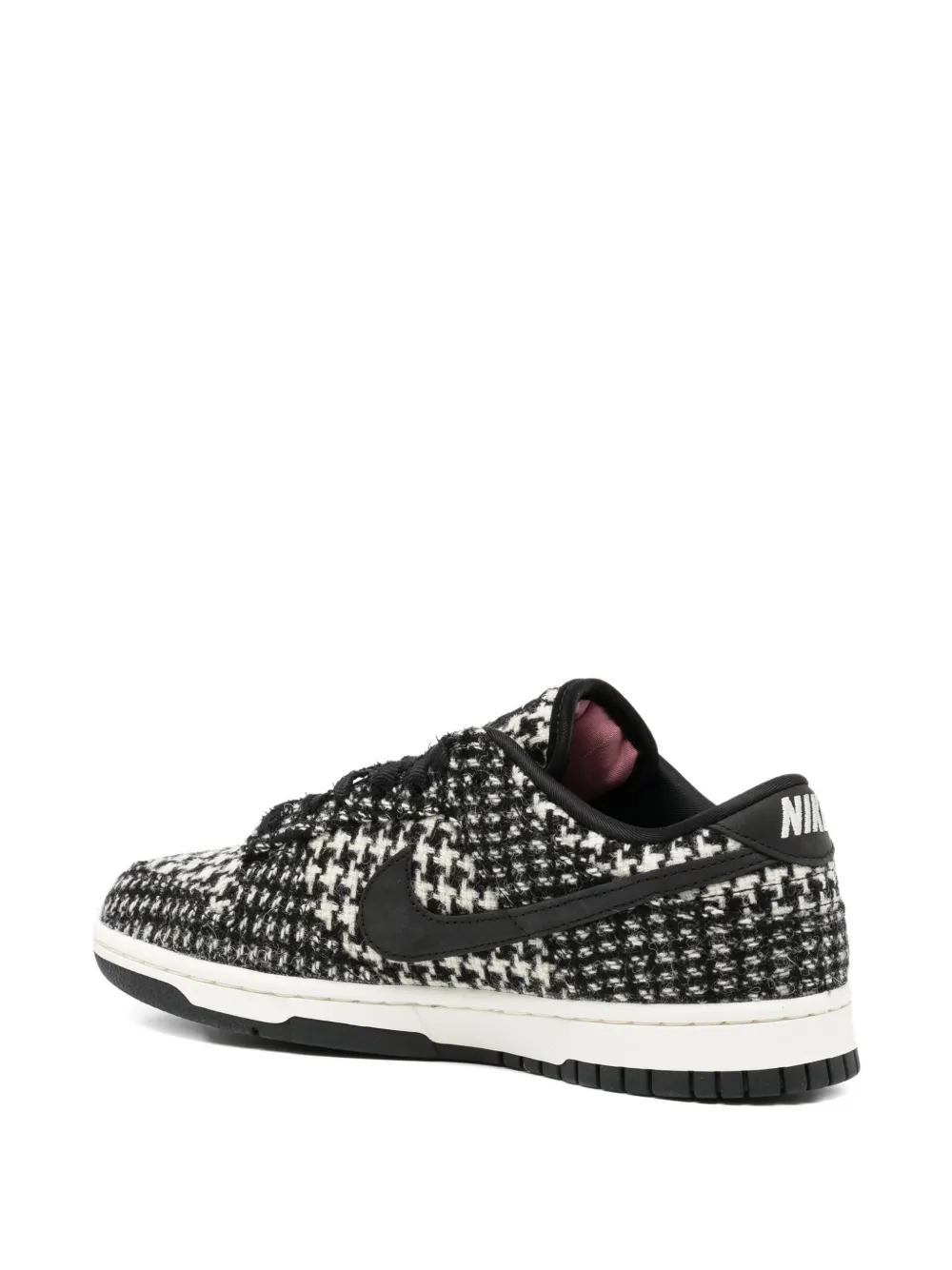  Nike Patterned Sneakers - Black 