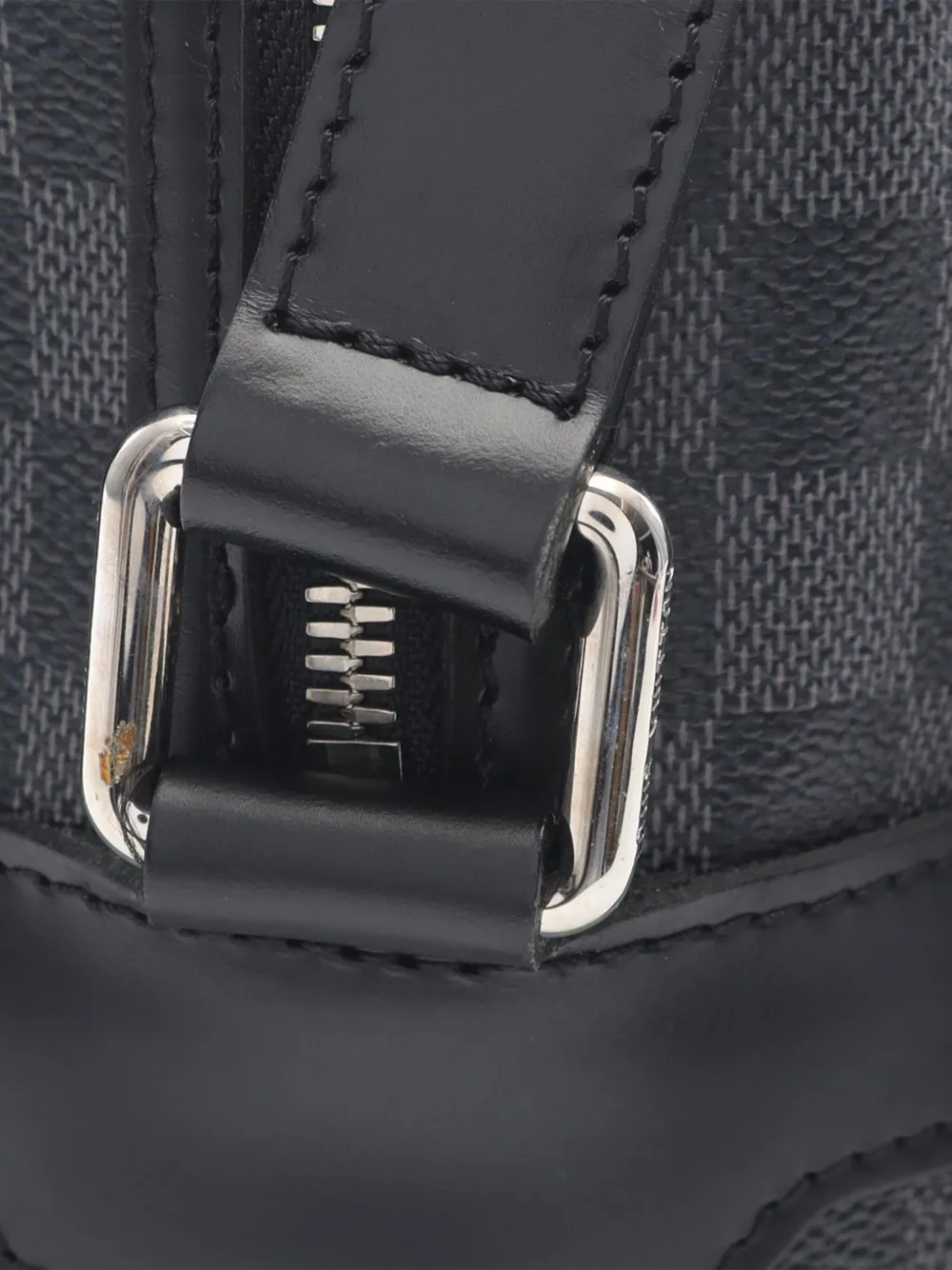 Louis Vuitton Pre-Owned 2008 Damier Graphite Sac Leoh crossbody bag | Pre-Owned | Image 2