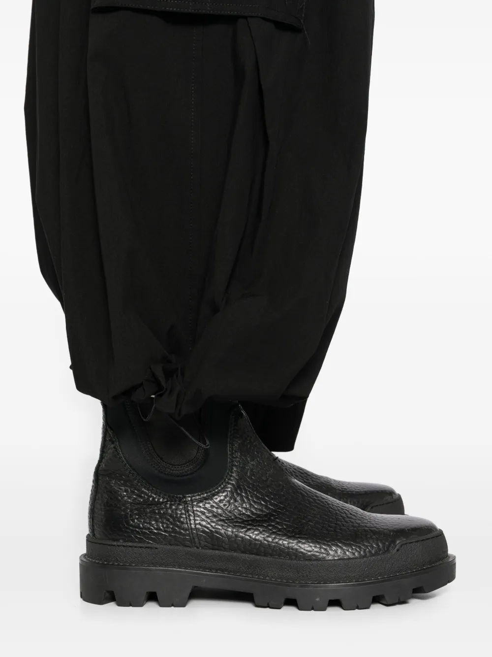 SONGZIO Broek met plooien Zwart