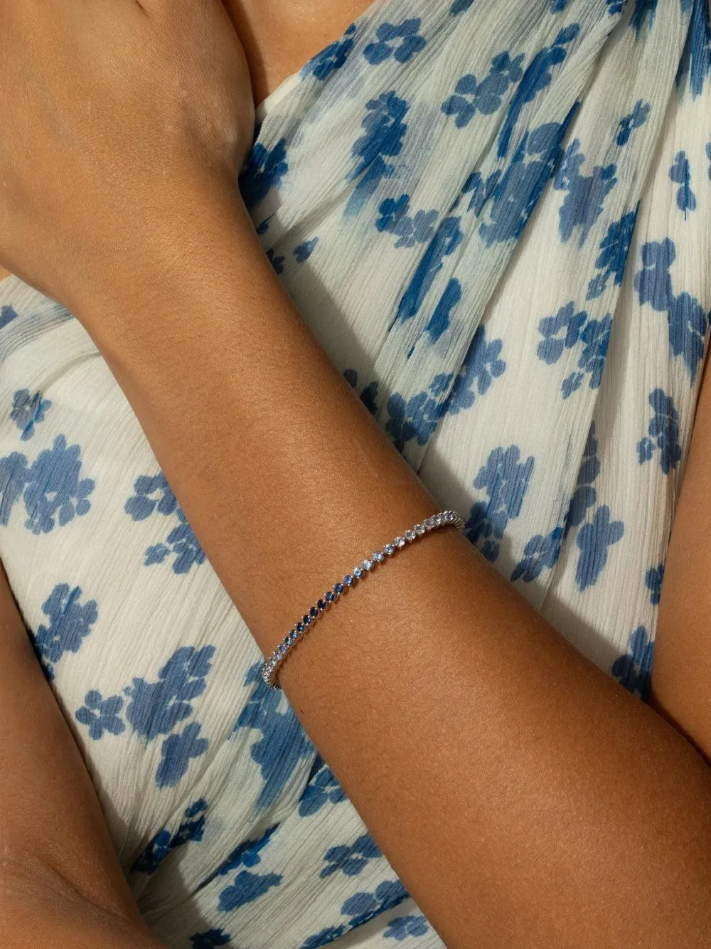 Lisa Nik 18k White Gold Ombre Sapphire Bracelet In Metallic