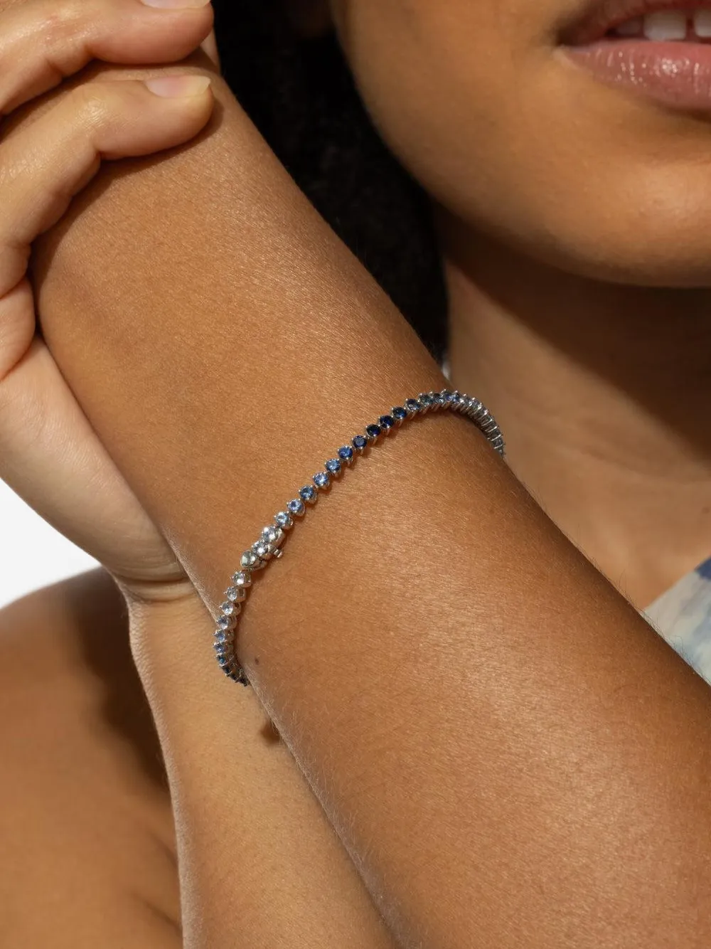 Lisa Nik pulsera Ombre en oro blanco de 18kt con zafiro | Image 2
