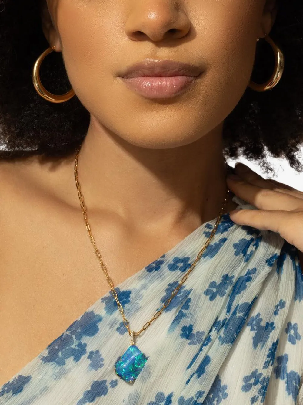 Lisa Nik arracadas en oro amarillo de 18kt | Image 2