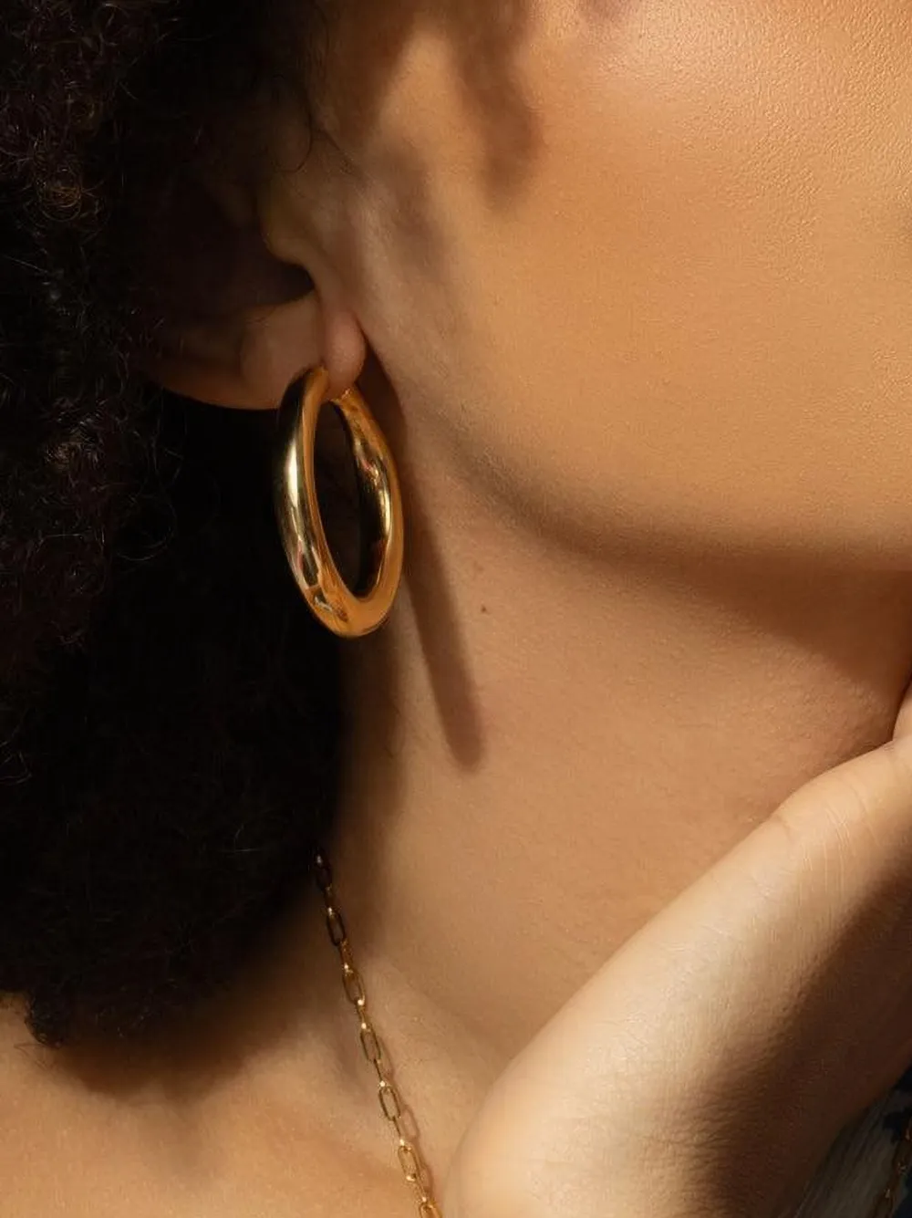 Lisa Nik 18k Yellow Gold Round Hoop Earrings In Gold