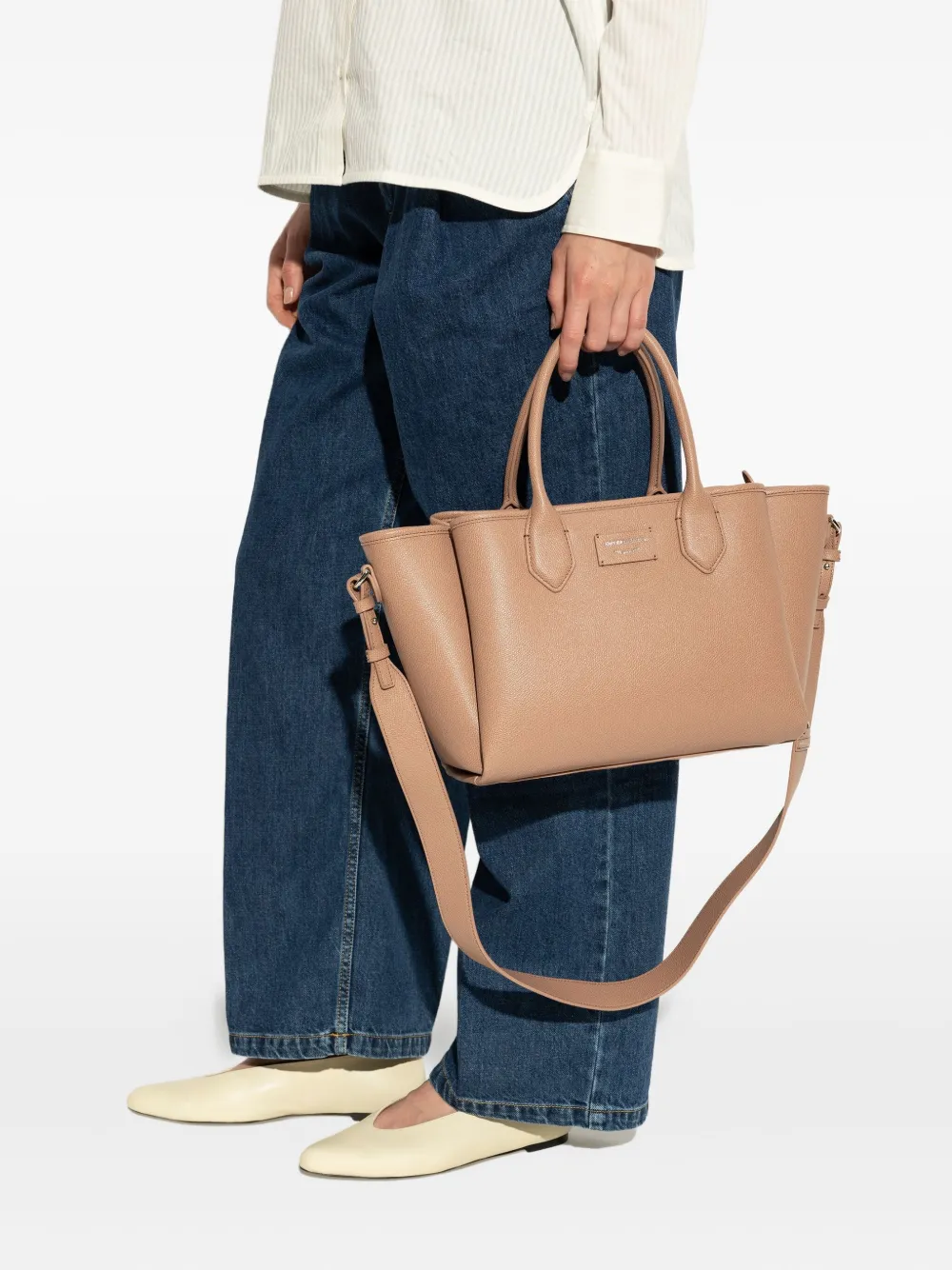 Emporio Armani logo-print tote bag - Bruin