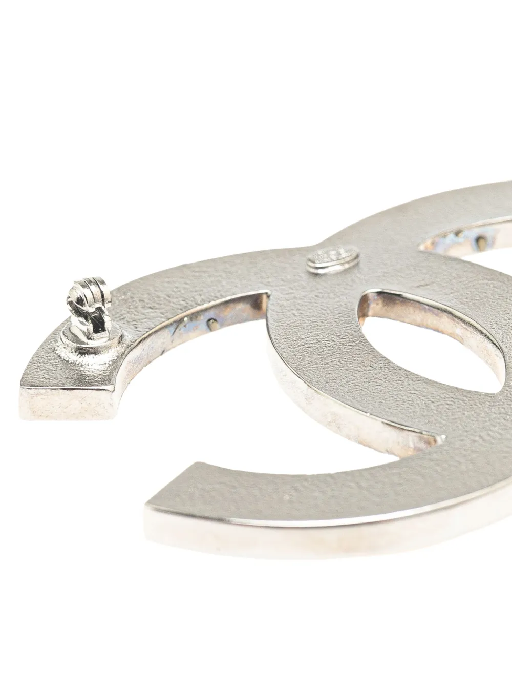 Pre-owned Chanel 2010 Enamel And Silver Plated Cc Brooch Costume Brooch In Black