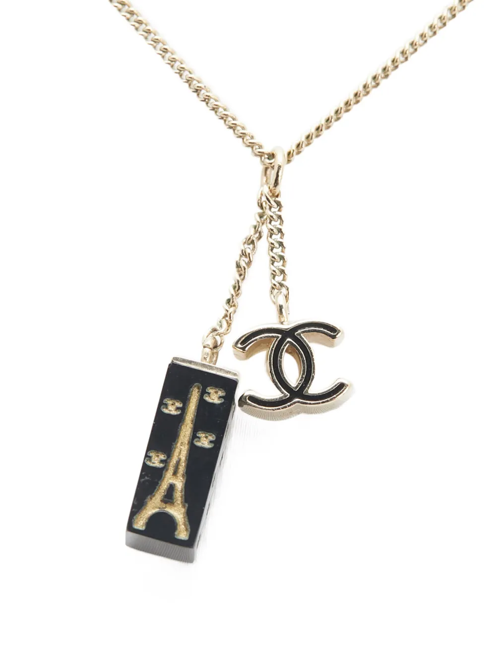 CHANEL Pre-Owned 2005 ゴールドプレーテッド エナメル ココマーク エッフェルタワー チャーム コスチュームネックレス CHANEL Pre-Owned 2005 ゴールドプレーテッド エナメル ココマーク エッフェルタワー チャーム コスチュームネックレス