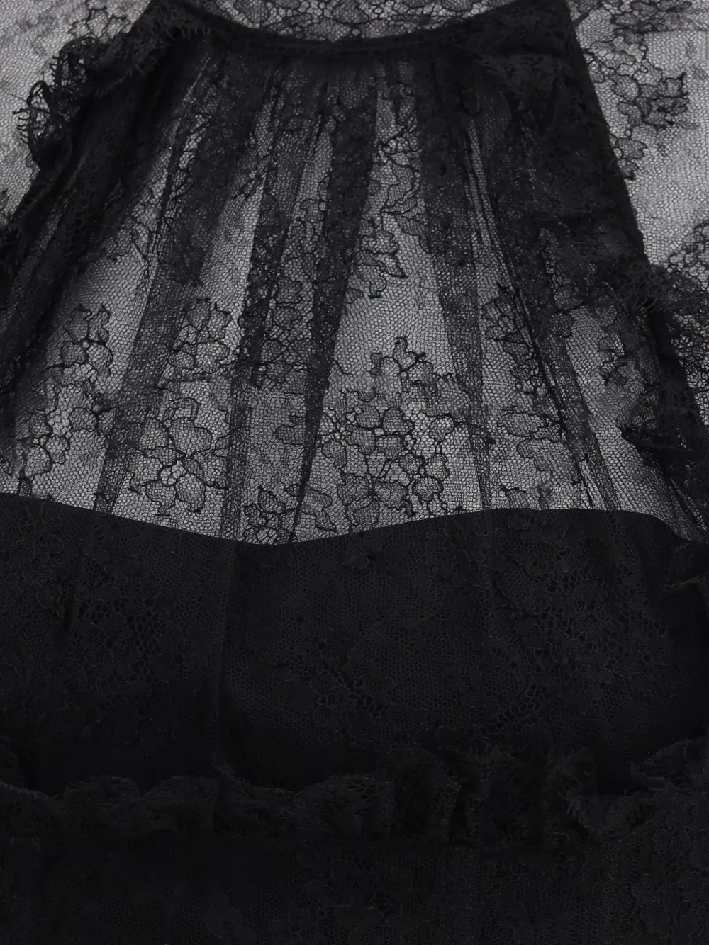 Alexander McQueen Kanten top met hoge hals en ruches Zwart