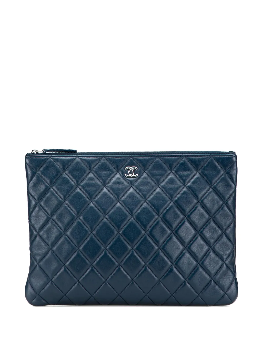 CHANEL Pre-Owned 2016-2017 ミディアム マトラッセ ラムスキン O ケース クラッチバッグ - ブルー CHANEL Pre-Owned 2016-2017 ミディアム マトラッセ ラムスキン O ケース クラッチバッグ - ブルー