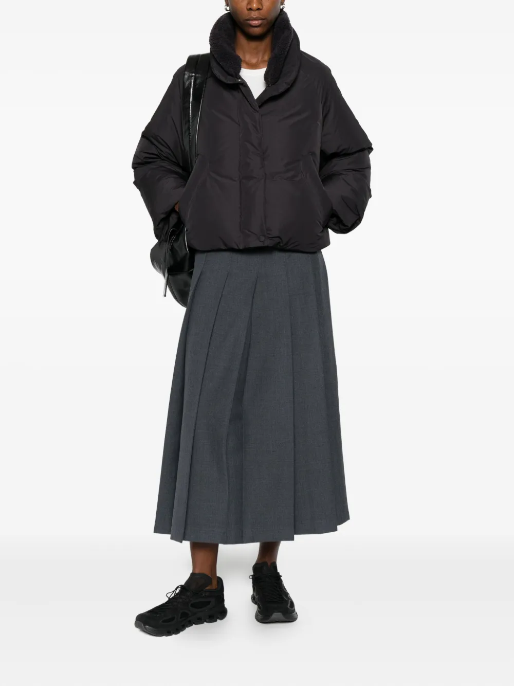 Low Classic High-neck Puffer Jacket In Black