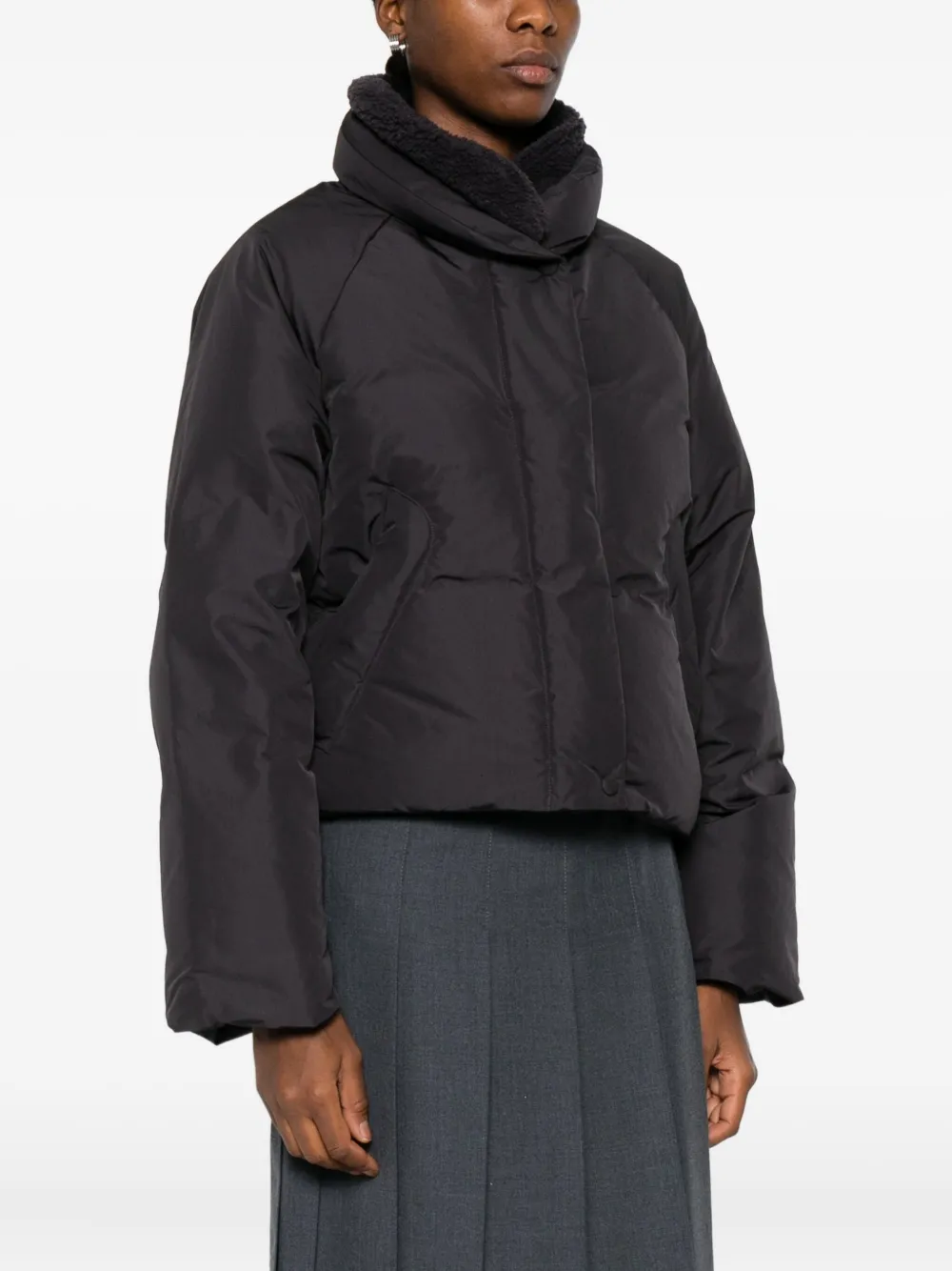 Low Classic High-neck Puffer Jacket In Black