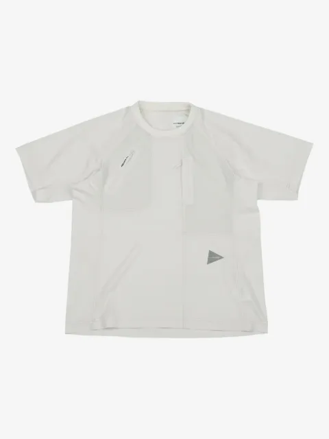 and Wander playera con cuello redondo