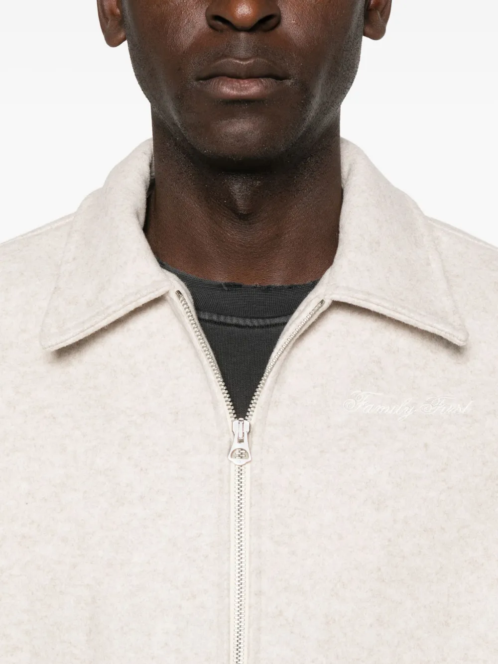 Family First Shirtjack met puntkraag Beige