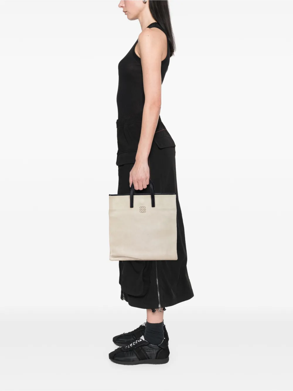 Loewe Pre-Owned 2010-2024 Anagram Suede tote bag | Pre-Owned | Image 2