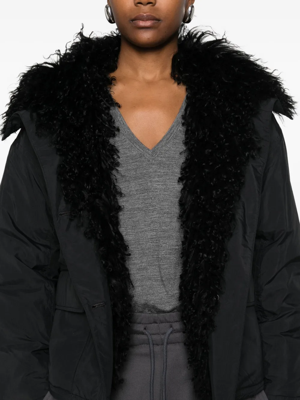 Yves Salomon Short Ultra-light Down Jacket With Curly Lambskin Trim In Black
