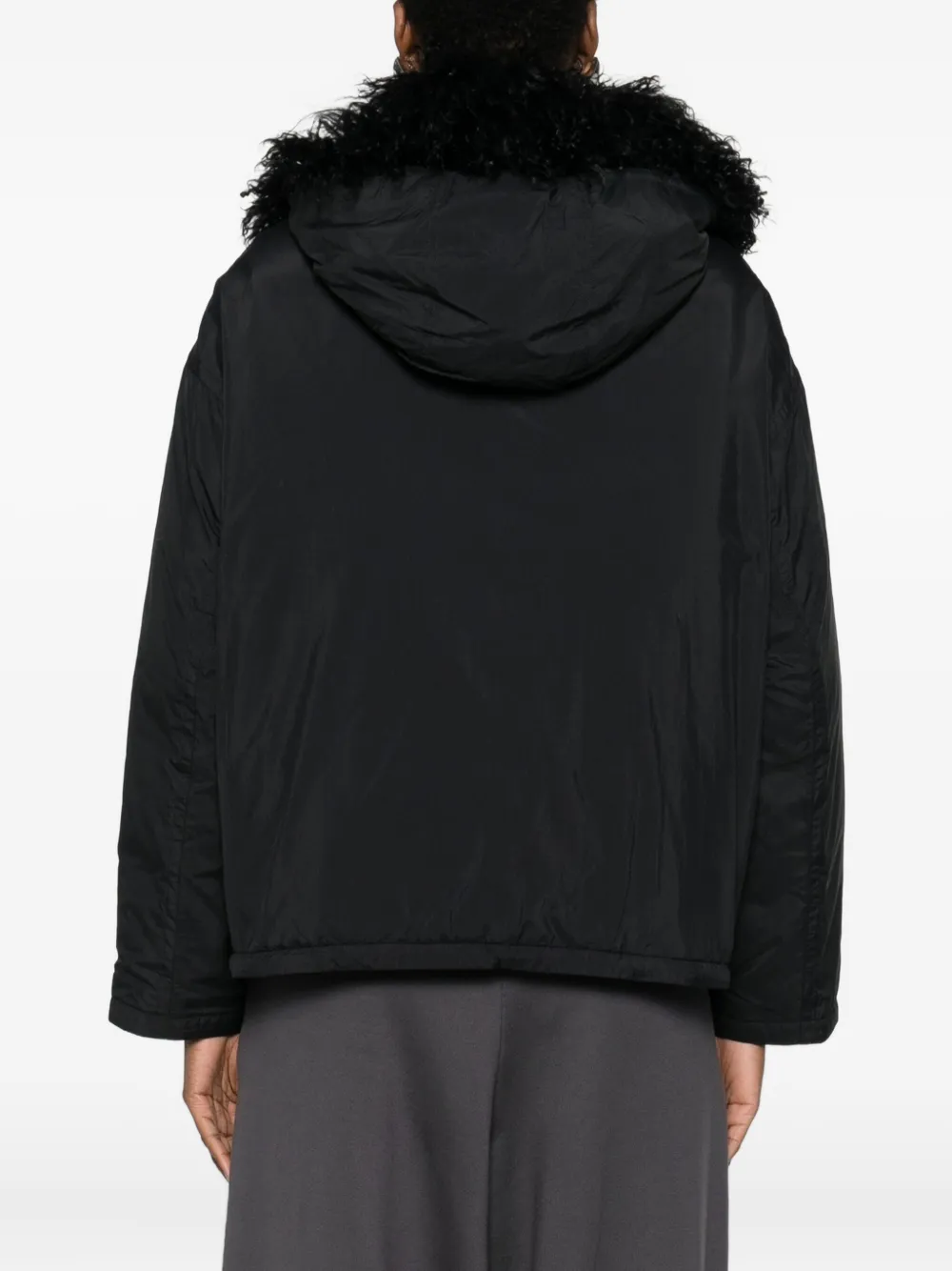 Yves Salomon Short Ultra-light Down Jacket With Curly Lambskin Trim In Black