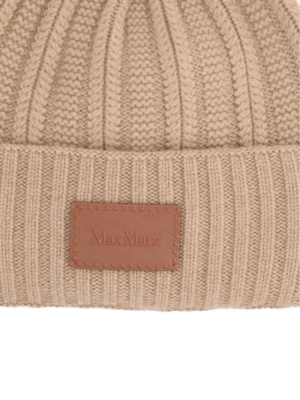 Max Mara Ribbed Logo-patch Beanies In Neutral