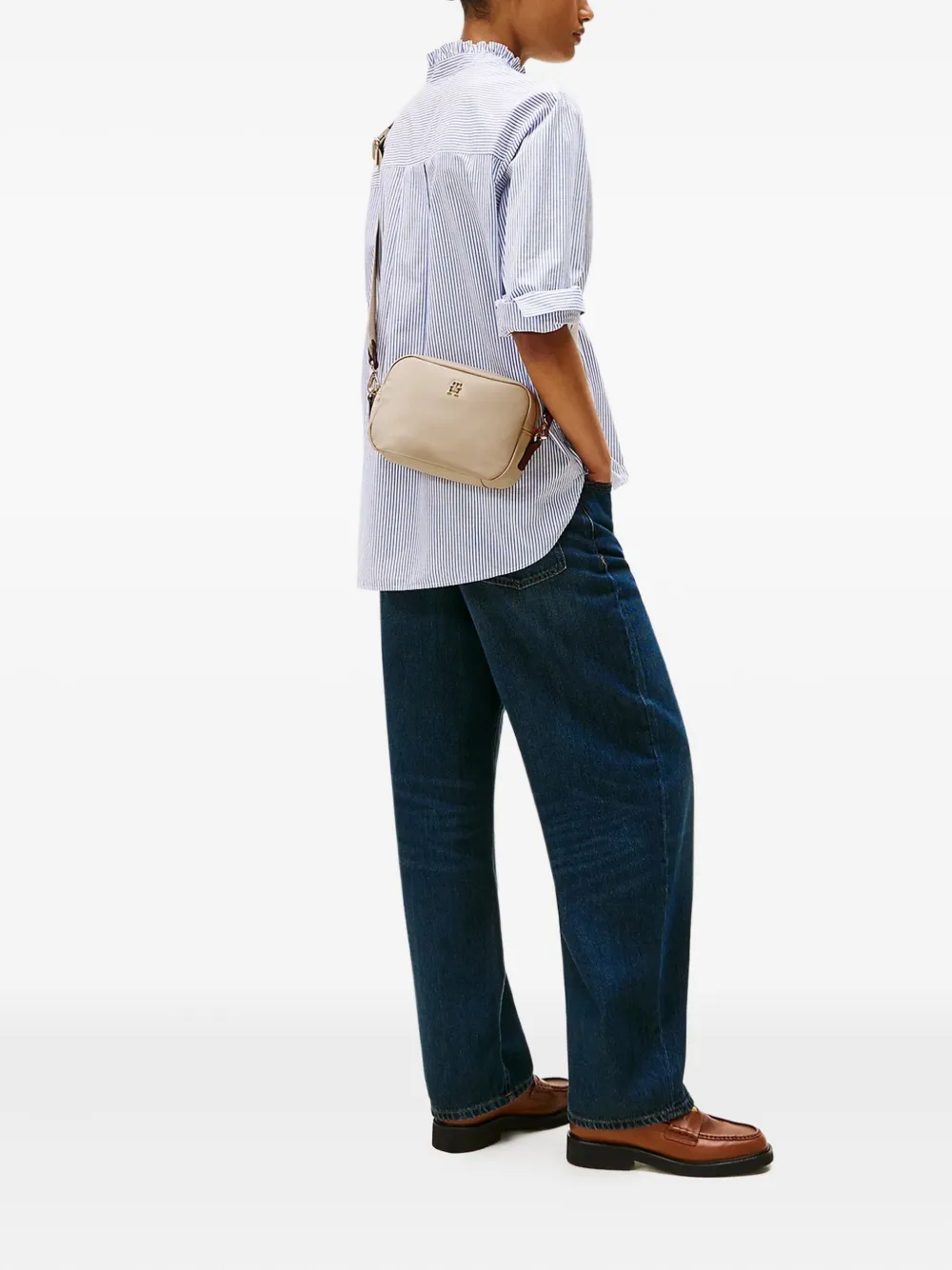 Tommy Hilfiger leather cross body bag | Image 2