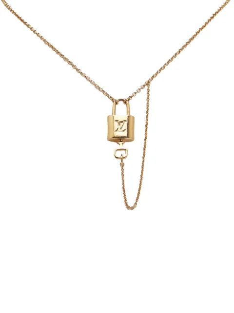 Louis Vuitton Pre-Owned قلادة 'لوكي' مطلية ذهب بدلاية 2021