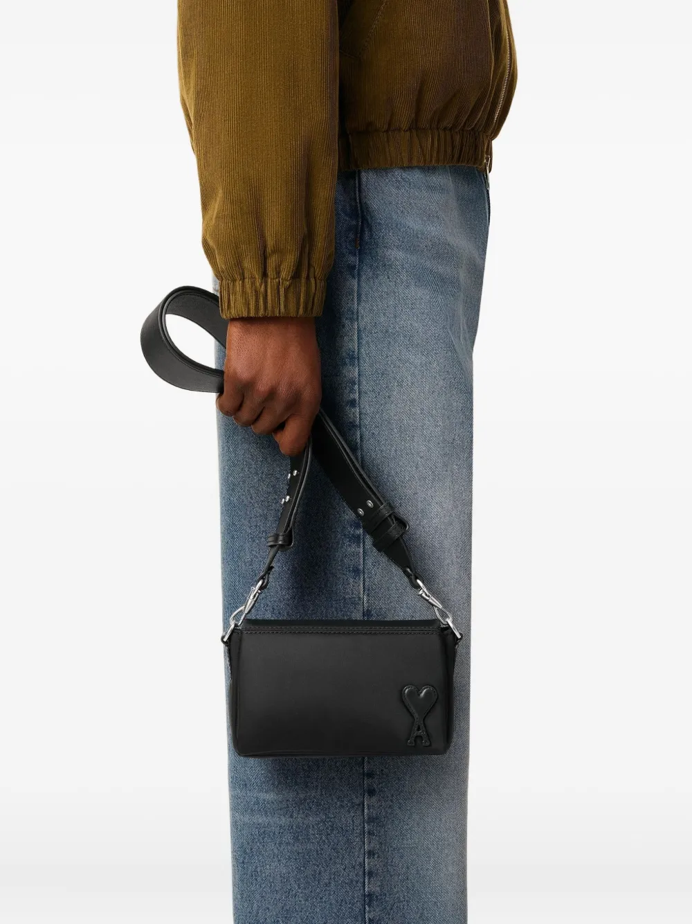 AMI Paris heart-logo messenger bag - Zwart