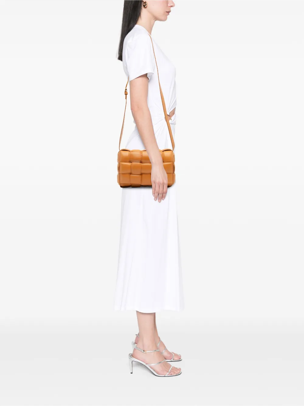 Bottega Veneta Pre-Owned 2012-2025 Nappa Intrecciato Padded Cassette crossbody bag | Pre-Owned | Image 2