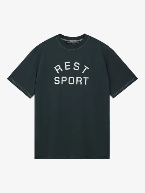 Rest&Recreation playera con logo estampado