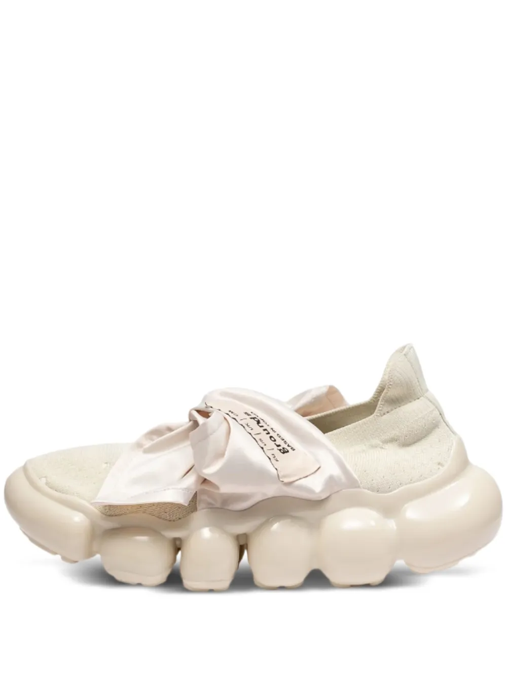 GROUNDS Jewelry Hankie Pumps slip-ons White