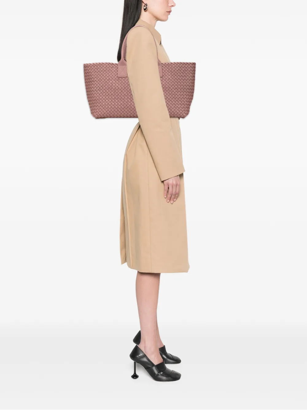 Bottega Veneta Pre-Owned 2012-2025 Medium Lambskin Intreccio Cabat tote bag | Pre-Owned | Image 2