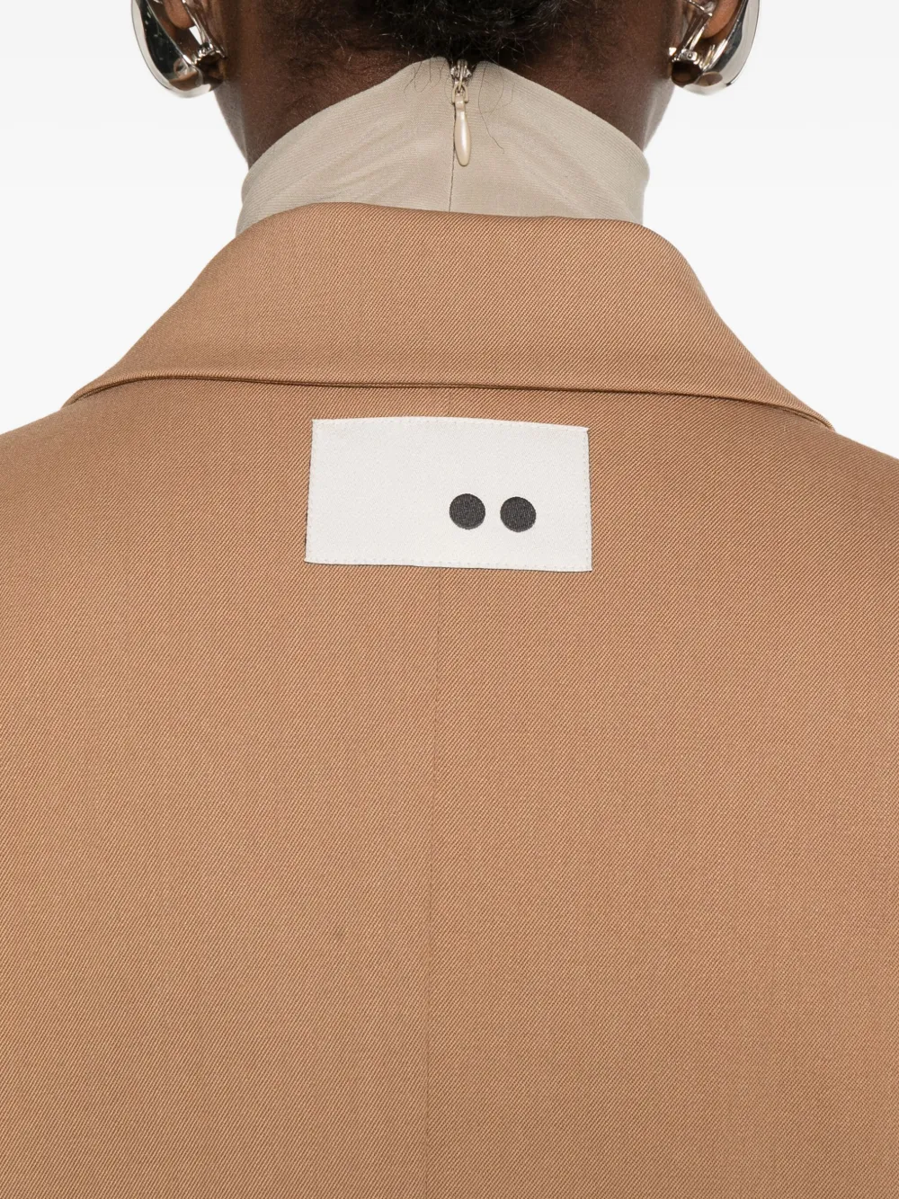 The M Double-breasted Buttoned Jacket In Nude