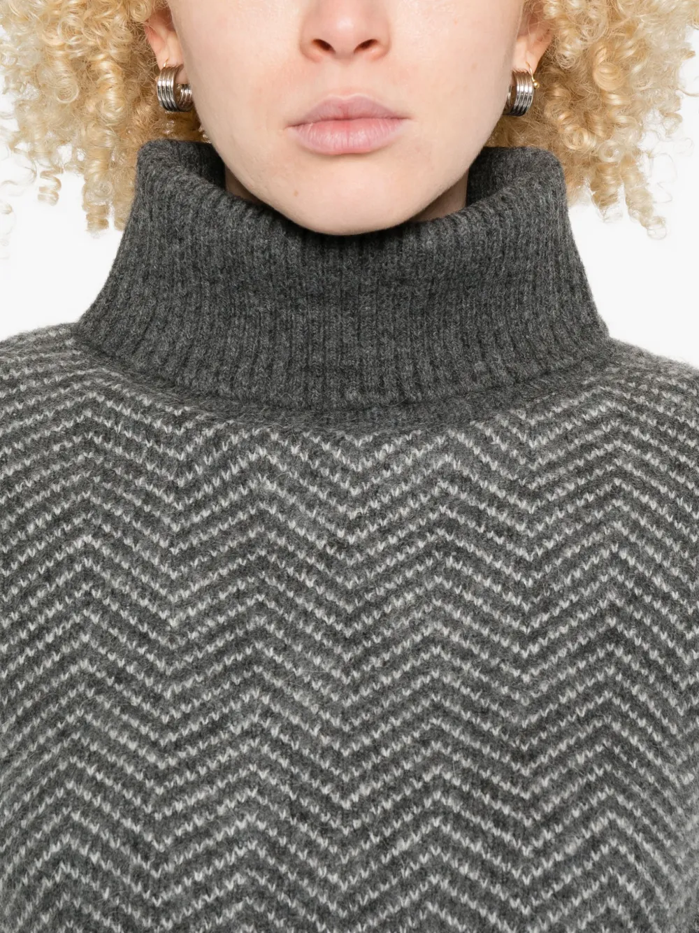 Yerse Herringbone-pattern Turtleneck Sweater In Gray