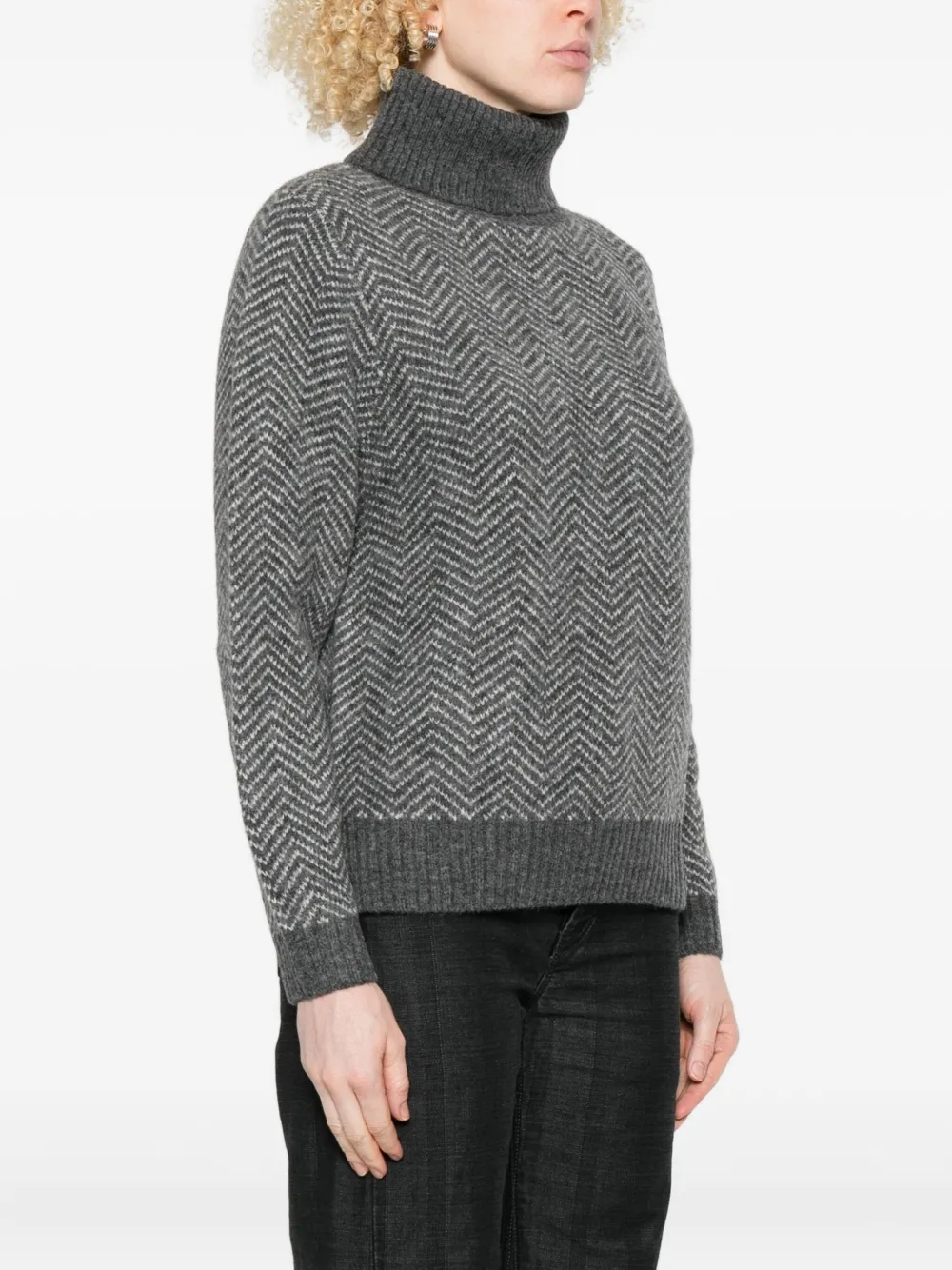 Yerse Herringbone-pattern Turtleneck Sweater In Gray