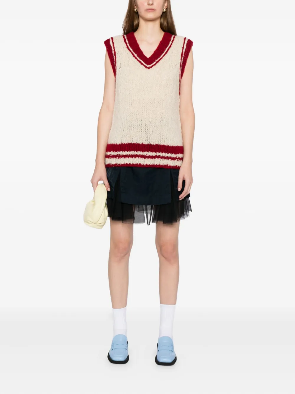 Cuddleup Contrasting V-neck Vest In Red