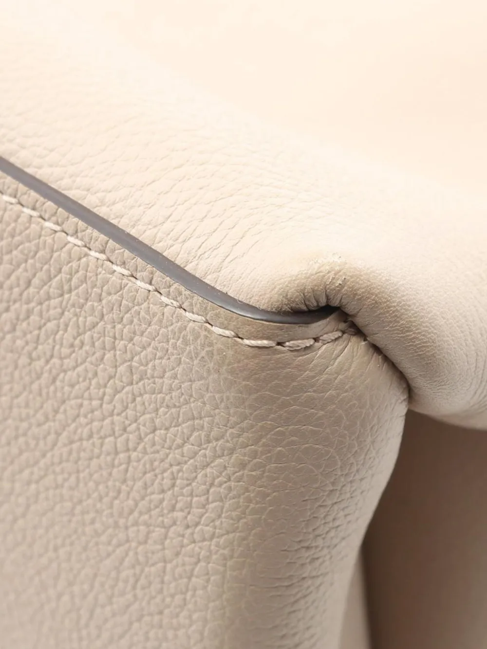 Louis Vuitton Pre-Owned 2021-2025 Leather Lockme Shopper tote bag | Pre-Owned | Image 2