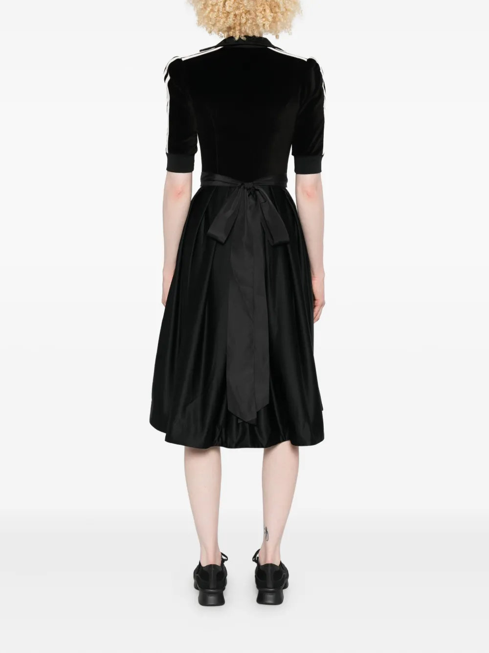 adidas Midi-jurk met V-hals Zwart