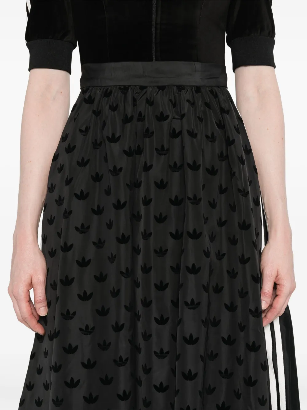 adidas Midi-jurk met V-hals Zwart