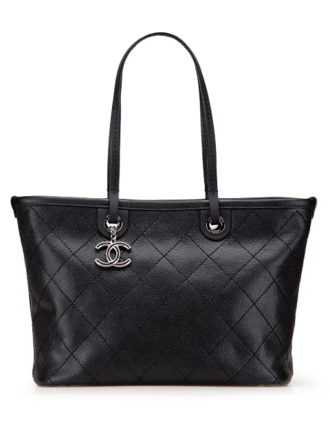 CHANEL Pre-Owned شنطة عملية 'كافيار وايلد ستيتش أون ذا رود' بشعار CC من 2014