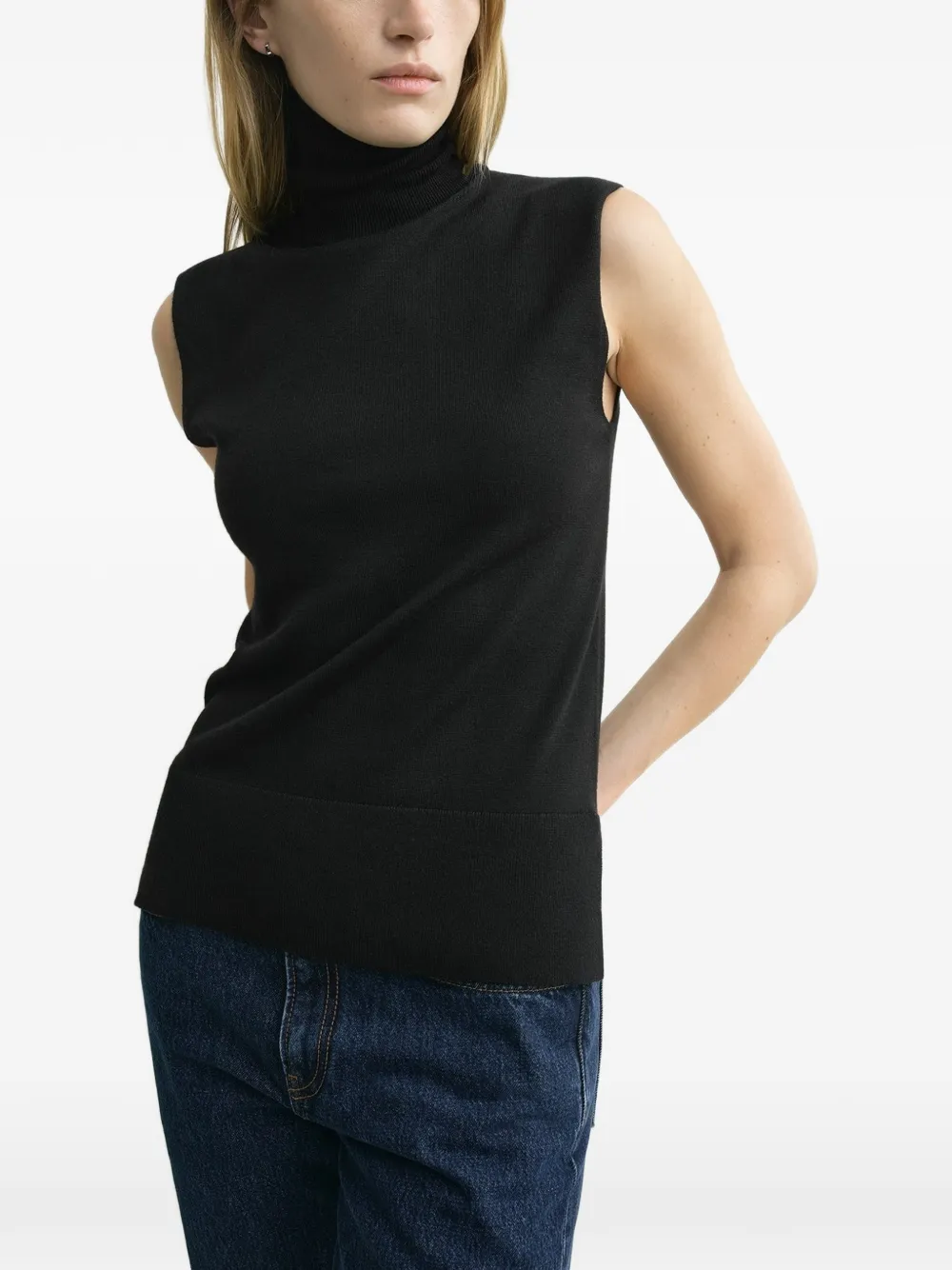 TOTEME Mouwloze top met col Zwart
