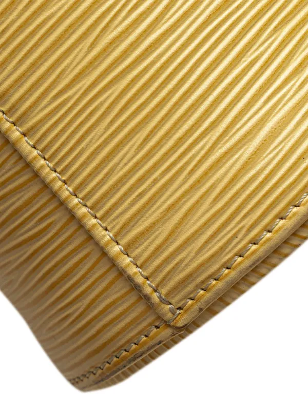 Louis Vuitton Pre-Owned 2001 Epi Sac Verseau Shoulder Bag | Brown