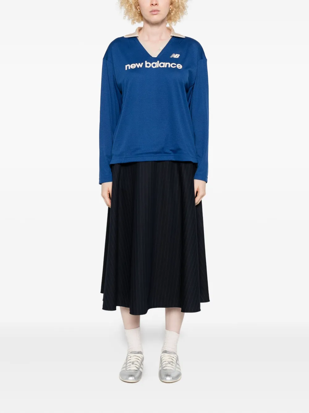 New Balance logo-embroidered V-neck T-shirt | T-Shirts & Jersey Shirts | Image 2