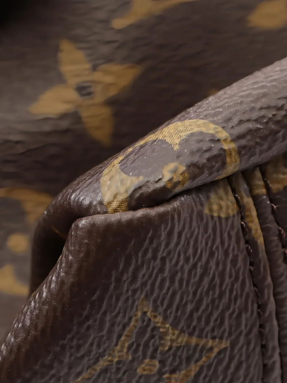 Pre-owned Louis Vuitton Pallas Handbag In Brown