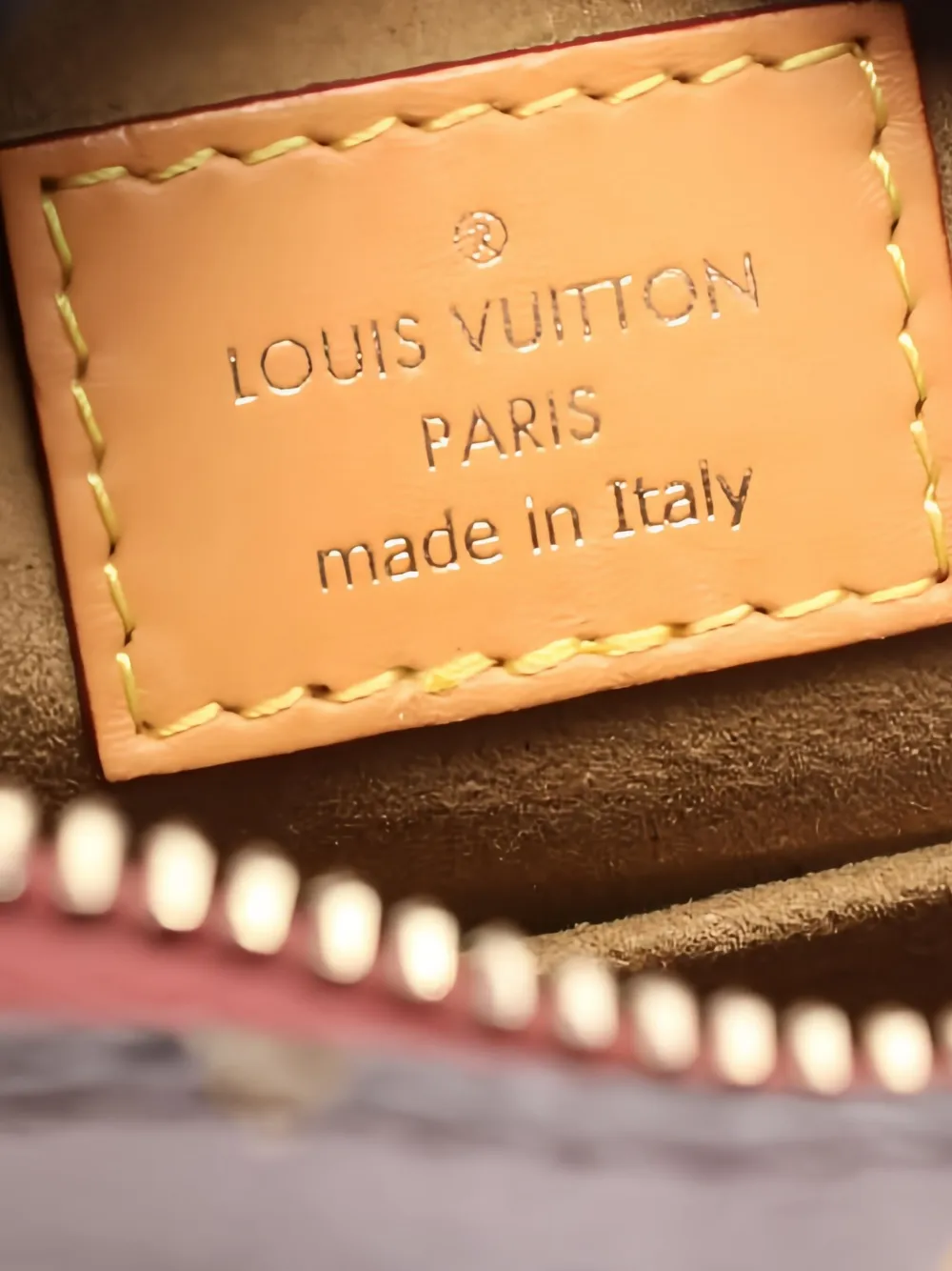 Pre-owned Louis Vuitton Boite Chapeau Souple Shoulder Bag In Brown