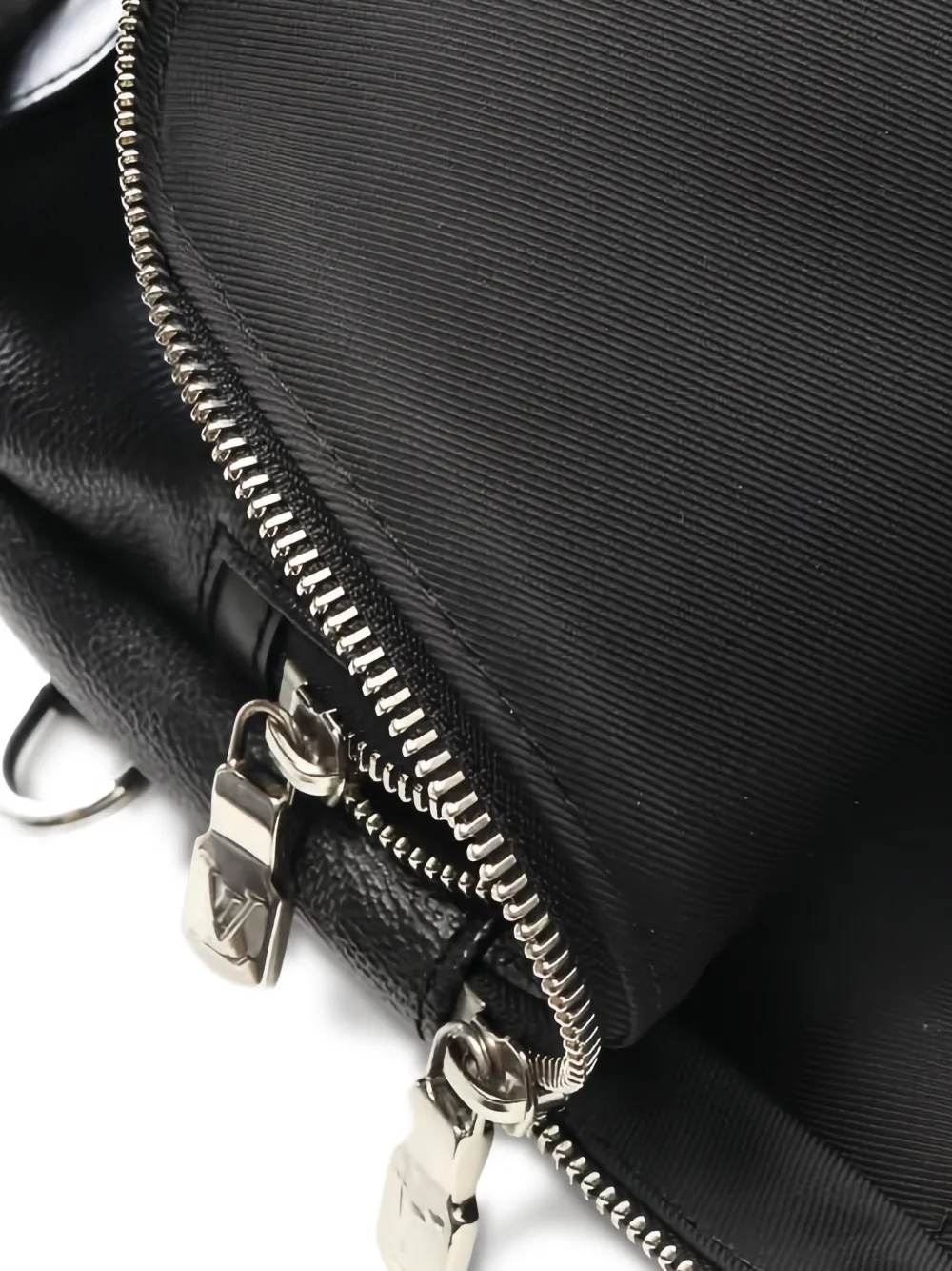 Pre-owned Louis Vuitton Avenue Sling Bag In Black