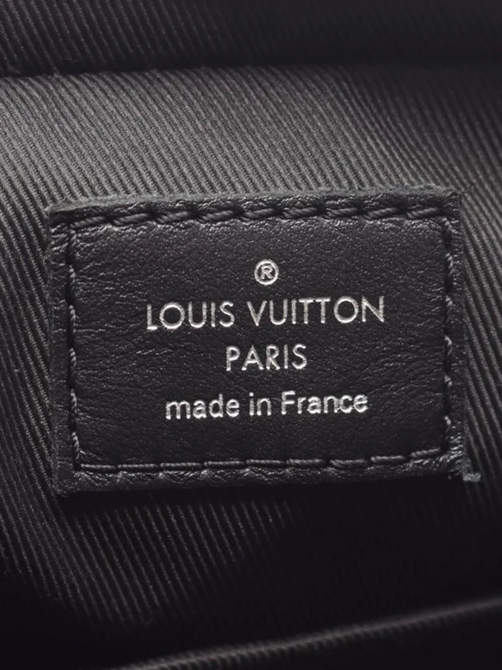 Pre-owned Louis Vuitton Antarctica Shoulder Bag In Gray